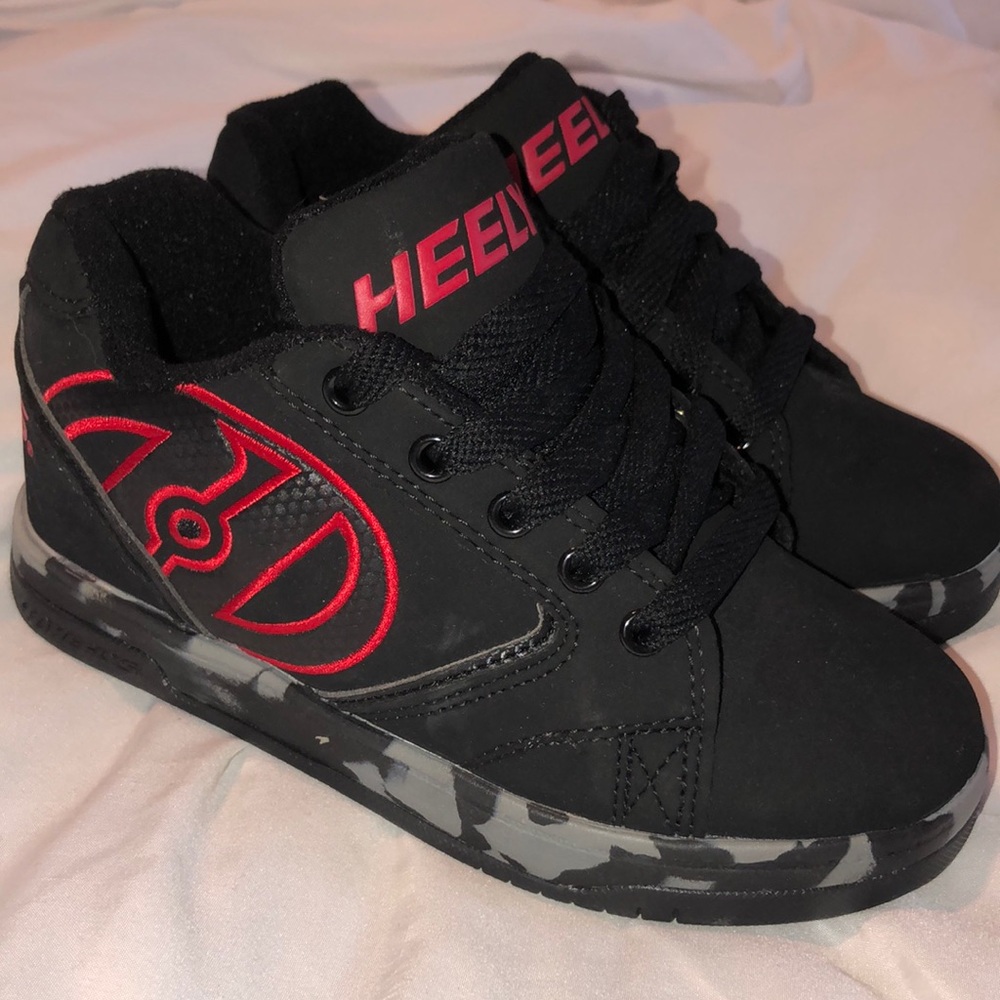NEW - HEELY’S Skate Shoes